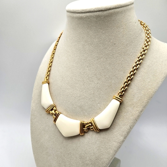 NEW VINTAGE Citation Cream Enamel Panel Statement Gold Tone Necklace - Picture 2 of 7